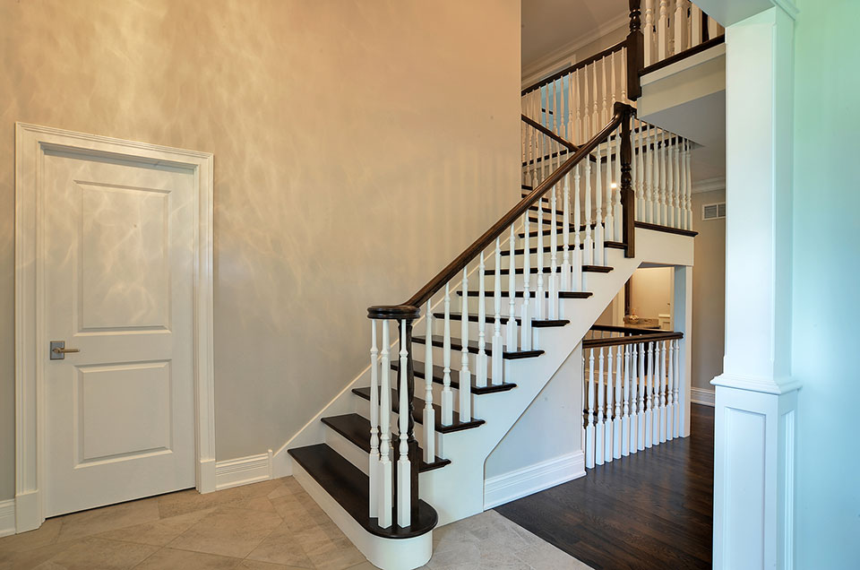 1001-Woodlawn-Glenview - Staircase   - Globex Developments Custom Homes
