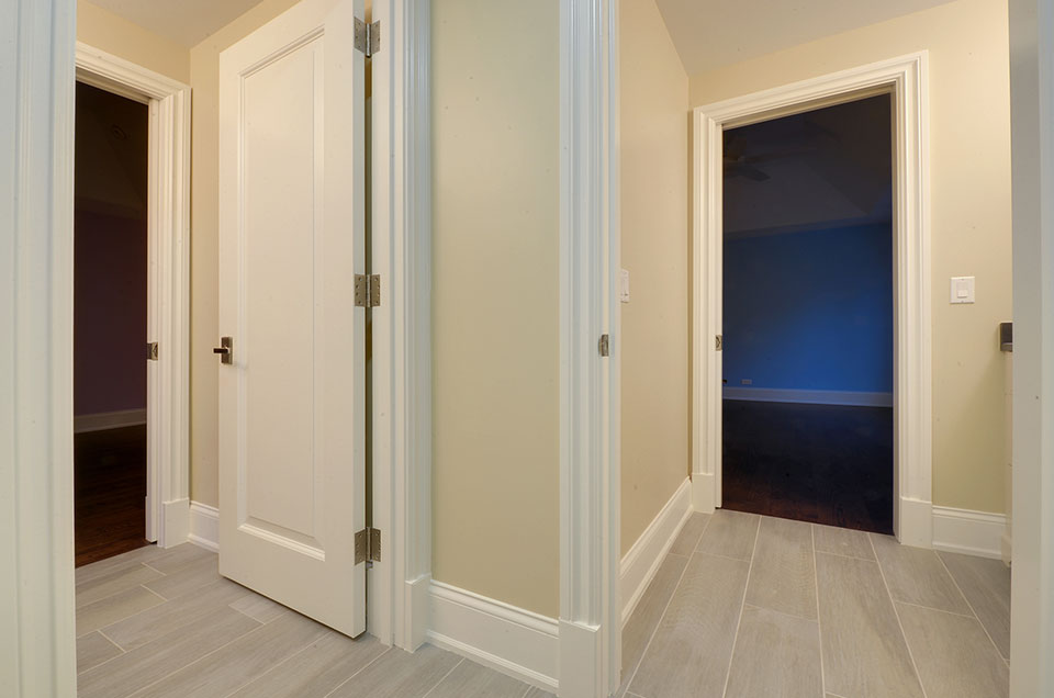 1005-Queens-Glenview - JackJill-Bathroom-Doors - Globex Developments Custom Homes