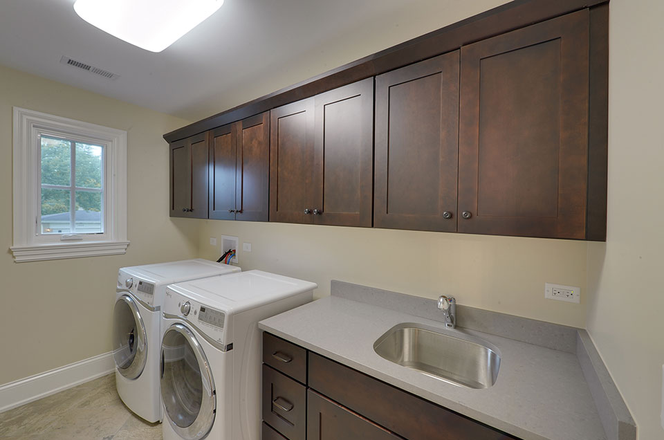 1005-Queens-Glenview - Laundry-Room - Globex Developments Custom Homes
