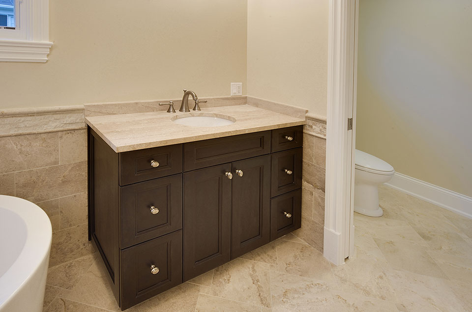1005-Queens-Glenview - Master  Bathroom  Vanity - Globex Developments Custom Homes