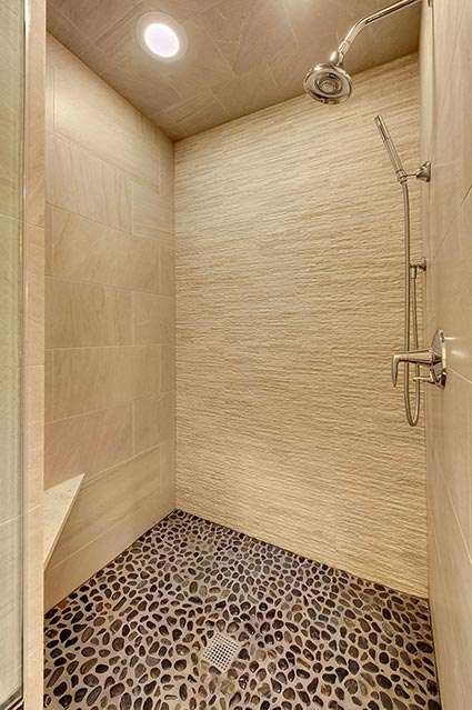124-Berry-Park-Ridge - Master-Bathroom-Shower - Globex Developments Custom Homes