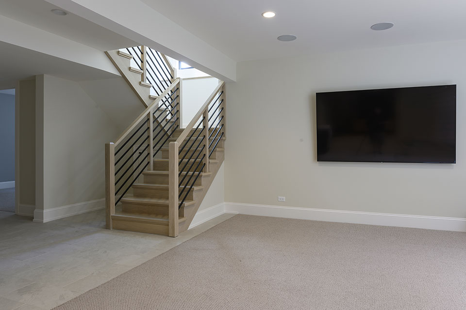 1444-Hawthorne-Glenview - Basement, Staircase, TV - Globex Developments Custom Homes