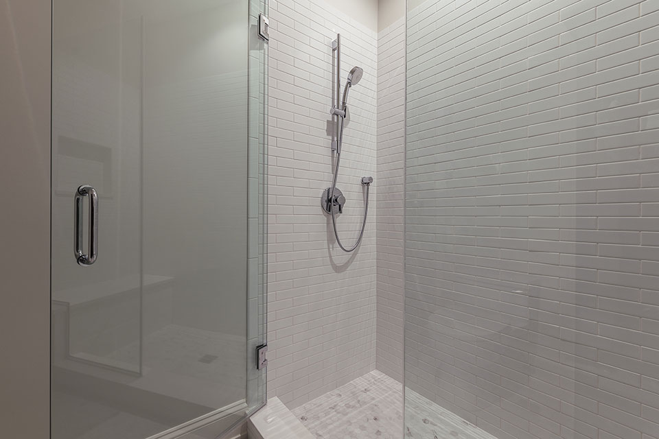 1444-Hawthorne-Glenview - Bathroom Shower - Globex Developments Custom Homes