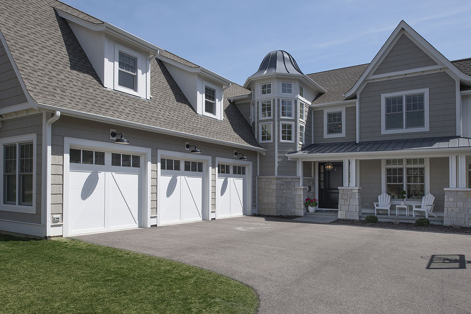 Glenview-Coastal - Front Elevation, Garage Doors - Globex Developments Custom Homes