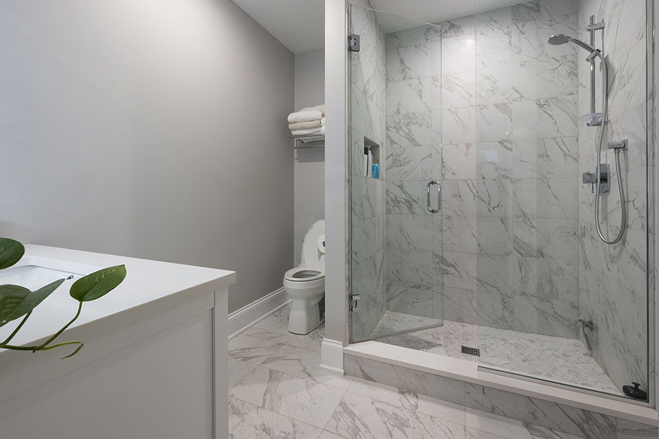 Glenview-Custom-101 - Basement Bathroom Shower - Globex Developments Custom Homes