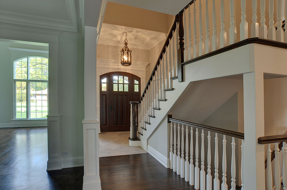 1001-Woodlawn-Glenview - entry-door-staircase - Globex Developments Custom Homes