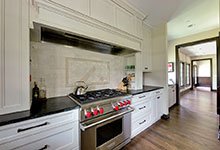 316-Luthin-Oak-Brook - Kitchen Walkway - Globex Developments Custom Homes