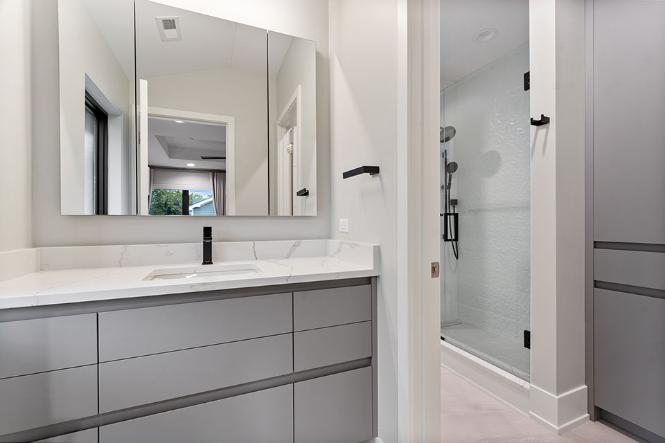 836-Arbor-Ln-Glenview - Bathroom Gray Cabinets - Globex Developments Custom Homes