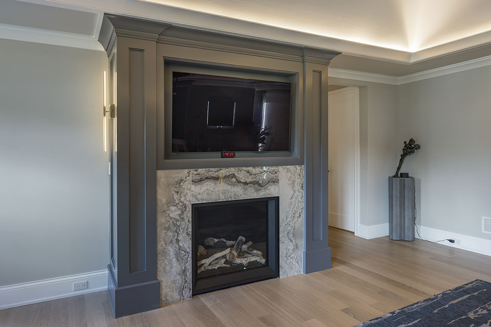 Glenview-Custom-101 - Master Bedroom Fireplace - Globex Developments Custom Homes