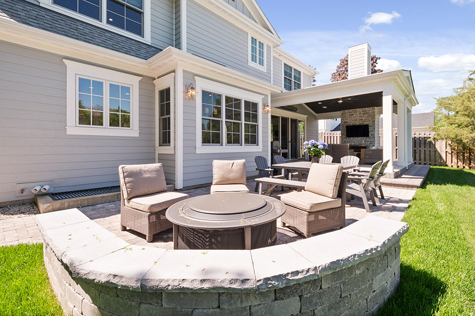 Glenview-Custom-Home-103 - Backyard - Globex Developments Custom Homes