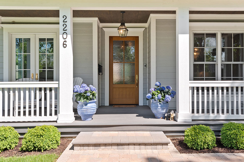 Glenview-Custom-Home-103 - Front Door - Globex Developments Custom Homes