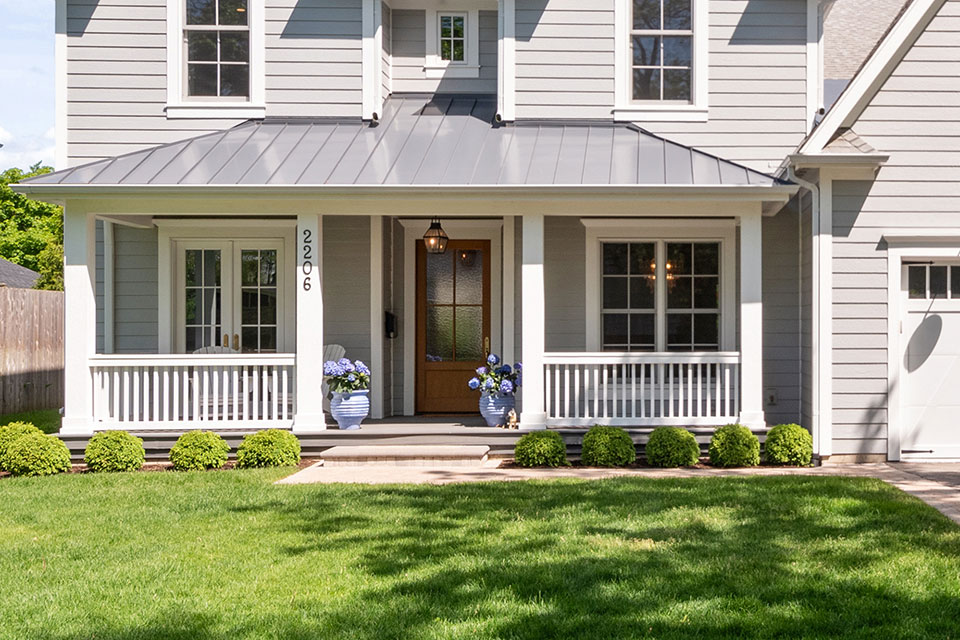 Glenview-Custom-Home-103 - Front Entrance - Globex Developments Custom Homes