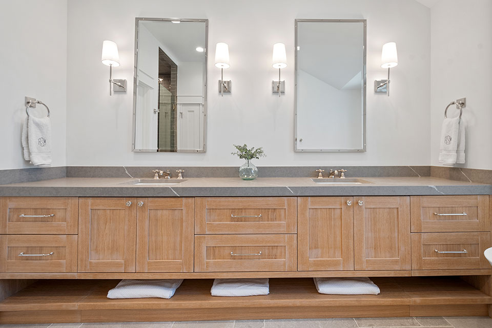 Glenview-Custom-Home-103 - Master Bathroom Vanity - Globex Developments Custom Homes