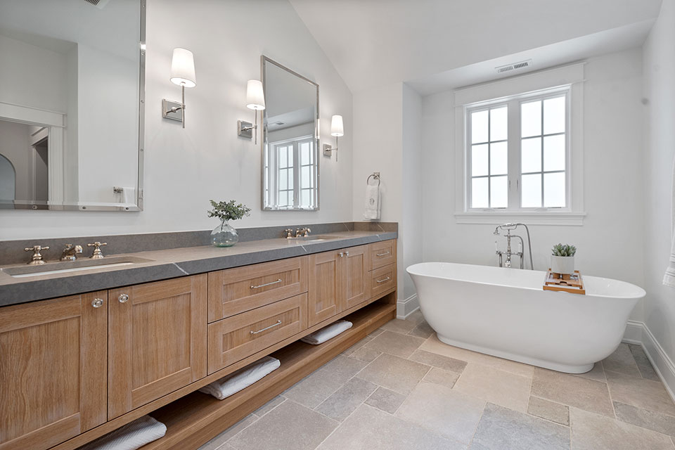 Glenview-Custom-Home-103 - Master Bathroom - Globex Developments Custom Homes