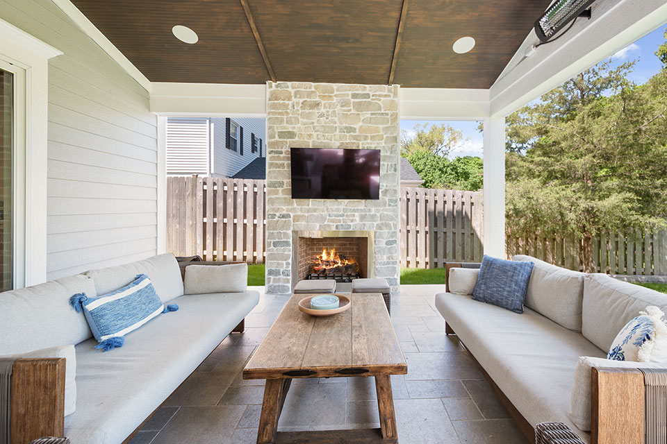 Glenview-Custom-Home-103 - Patio - Globex Developments Custom Homes