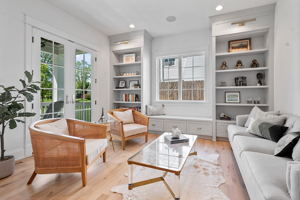 Glenview-Custom-Home-103 - Sitting Room - Globex Developments Custom Homes