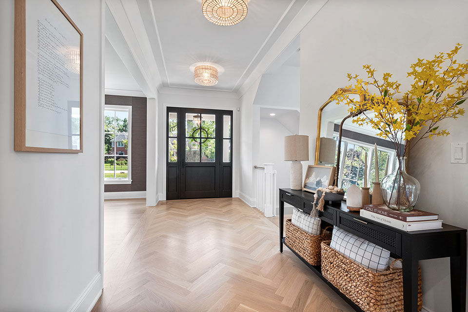 Glenview-Custom-Home-105 - Front Door Entrance - Globex Developments Custom Homes