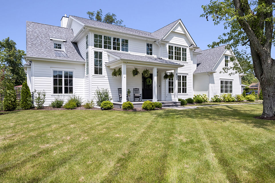 Glenview-Custom-Home-105 - Front Elevation Side View - Globex Developments Custom Homes