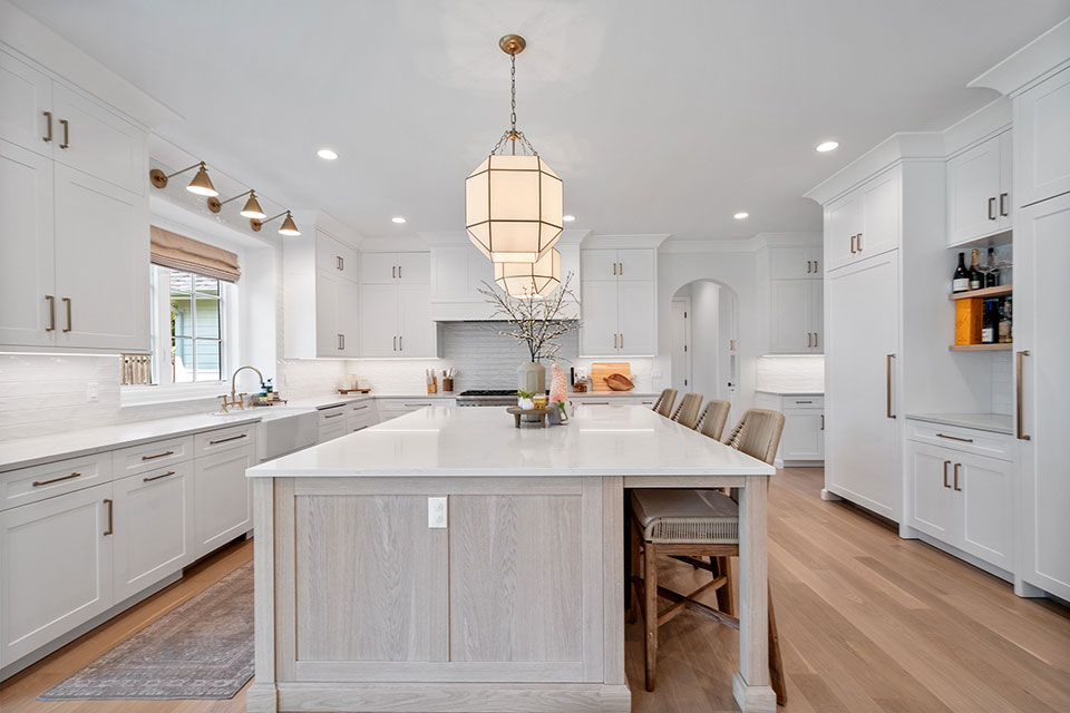 Glenview-Custom-Home-105 - Kitchen Island - Globex Developments Custom Homes