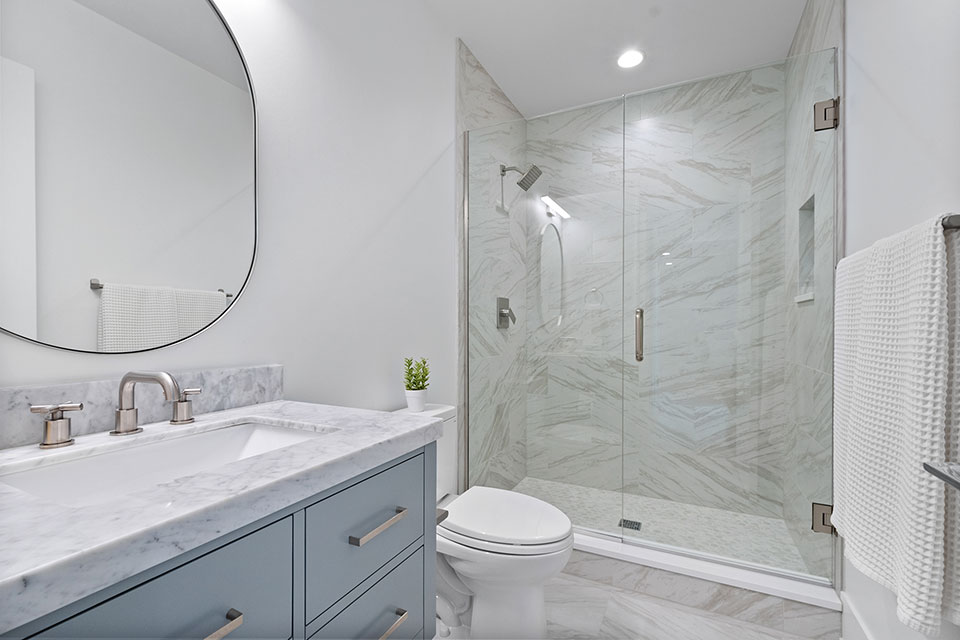 Glenview-Custom-Home-106 - Bathroom Basement - Globex Developments Custom Homes