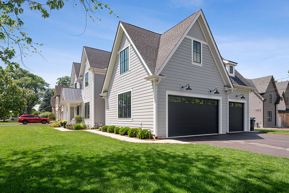 Glenview-Custom-Home-106 - Front Elevation Garage View - Globex Developments Custom Homes