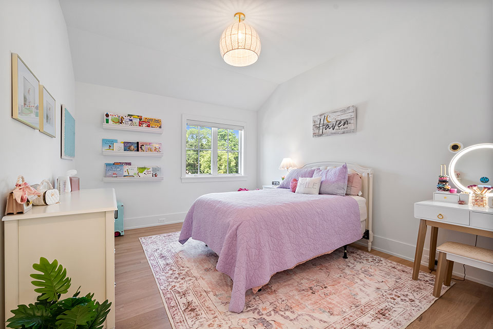 Glenview-Custom-Home-106 - Girl Bedroom - Globex Developments Custom Homes