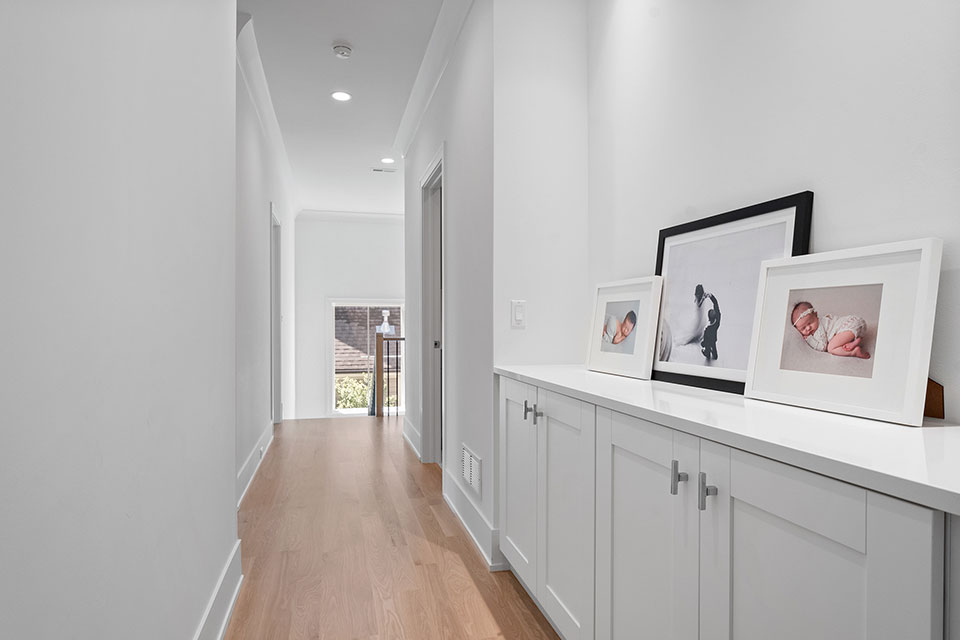 Glenview-Custom-Home-106 - Hallway Second Floor - Globex Developments Custom Homes