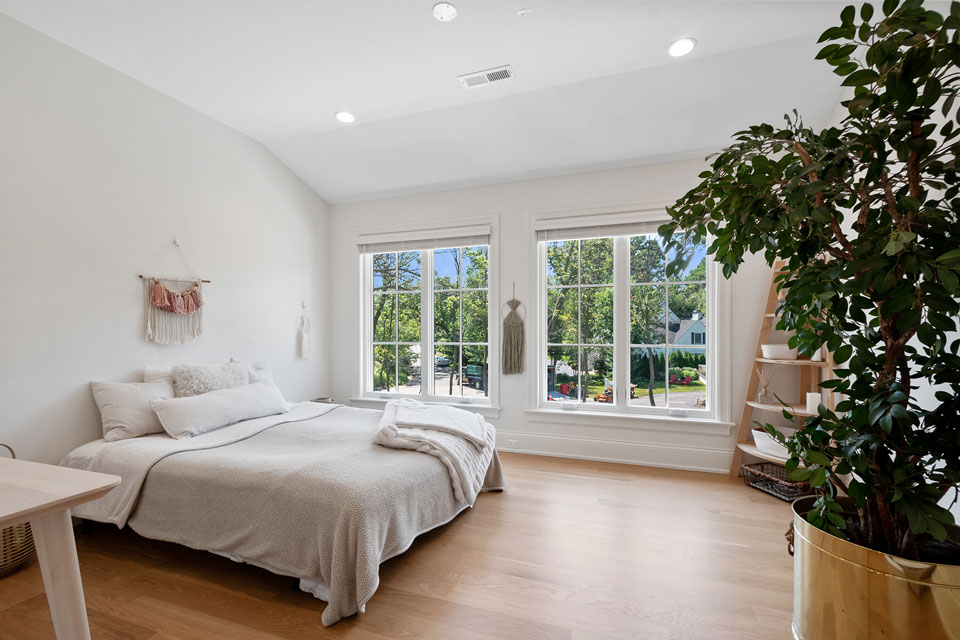 Glenview-Custom-Home-107 - Guest Bedroom - Globex Developments Custom Homes