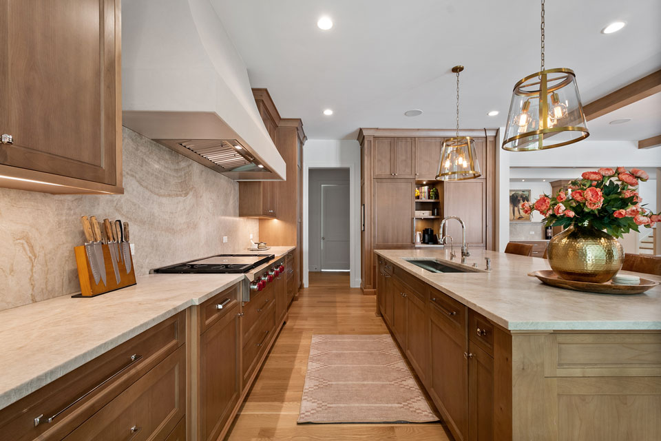 Glenview-Custom-Home-107 - Kitchen Cabinets - Globex Developments Custom Homes