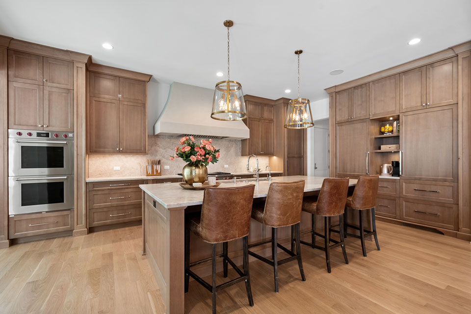 Glenview-Custom-Home-107 - Kitchen Island Cabinets - Globex Developments Custom Homes