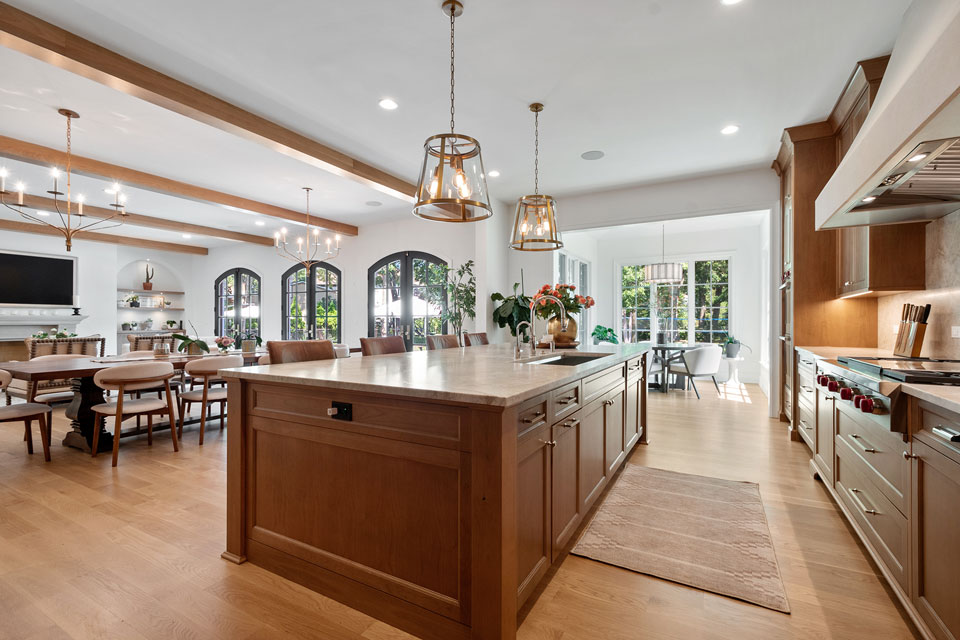 Glenview-Custom-Home-107 - Kitchen Island Cose Up - Globex Developments Custom Homes