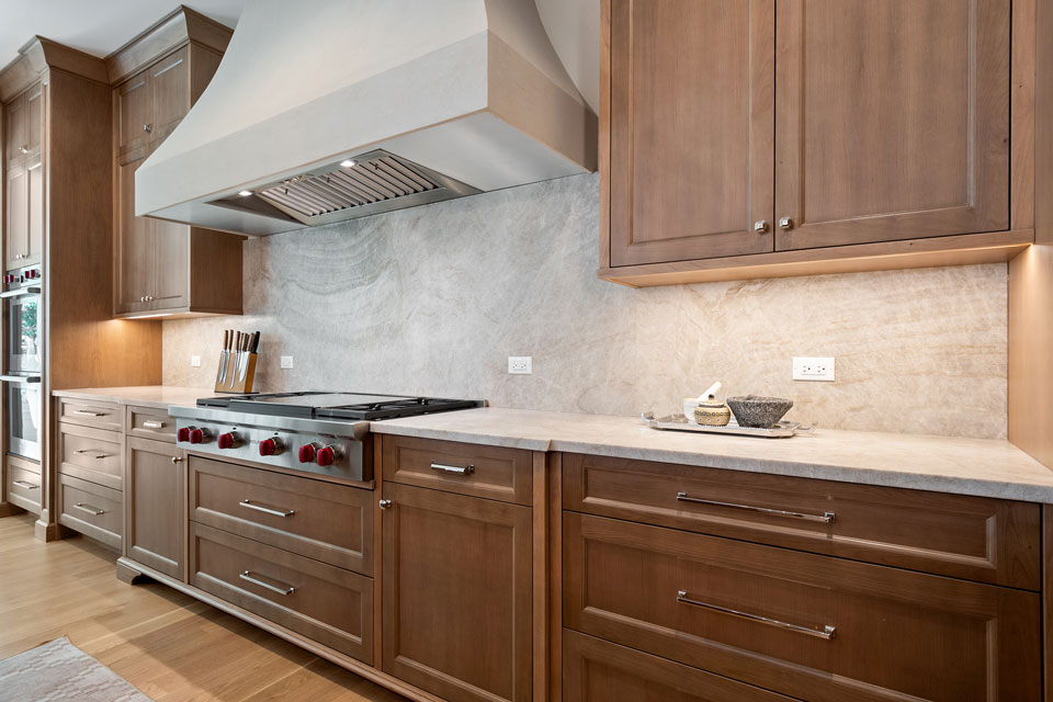 Glenview-Custom-Home-107 - Kitchen Range Hood Cabinets - Globex Developments Custom Homes