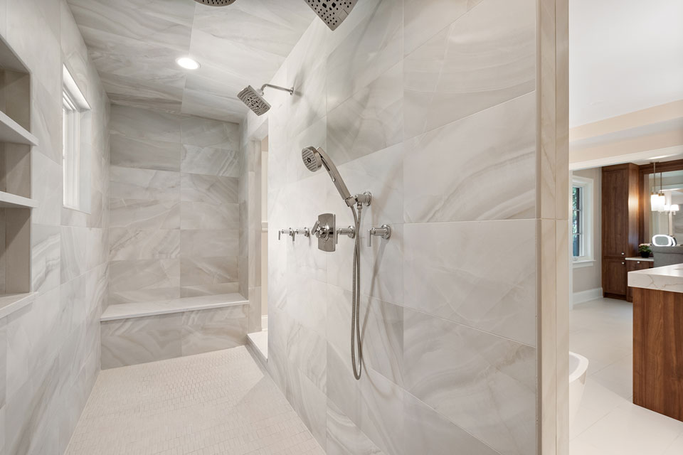 Glenview-Custom-Home-107 - Master Bathroom Shower Side View - Globex Developments Custom Homes