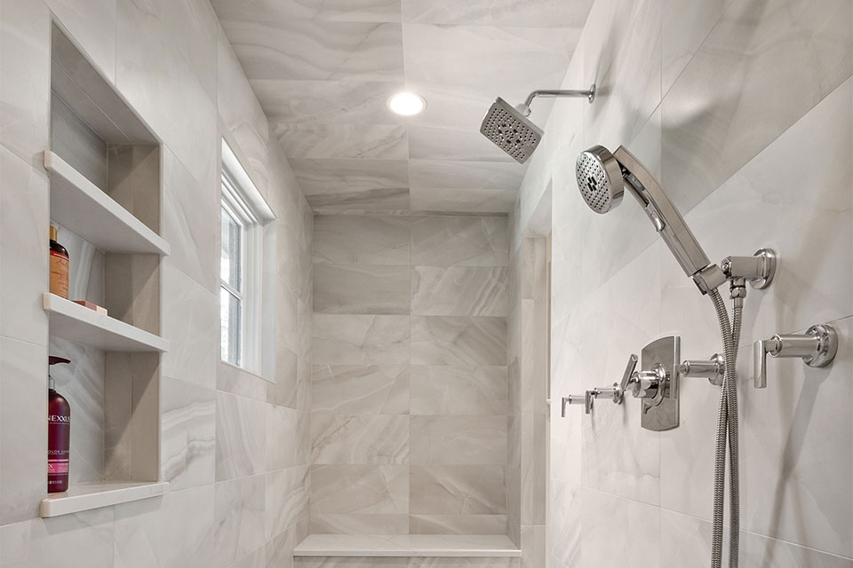 Glenview-Custom-Home-107 - Master Bathroom Shower - Globex Developments Custom Homes
