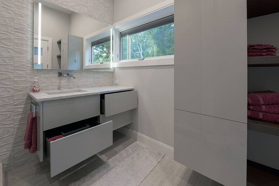 Modern-Home-Highland-Park - Bathroom-Cabinets - Globex Developments Custom Homes