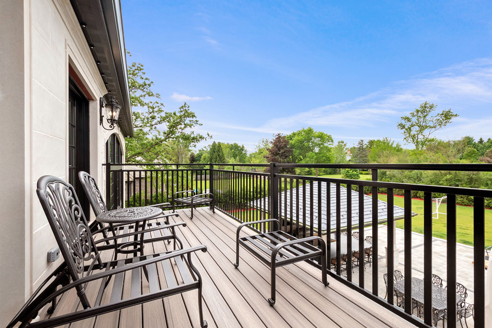 Northfield-Custom-Home-102 - Balcony - Globex Developments Custom Homes