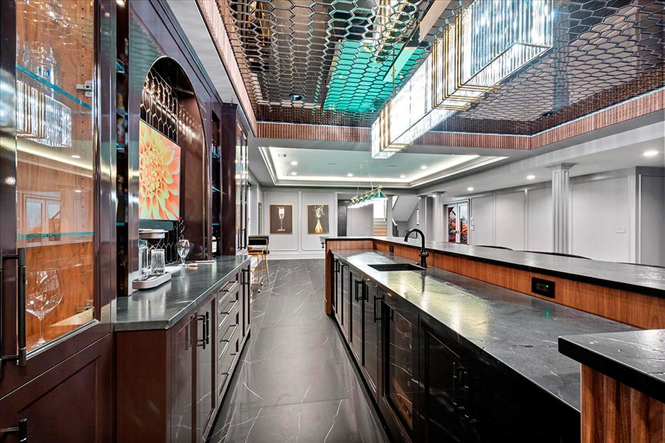 Northfield-Custom-Home-102 - Bar Cabinets - Globex Developments Custom Homes