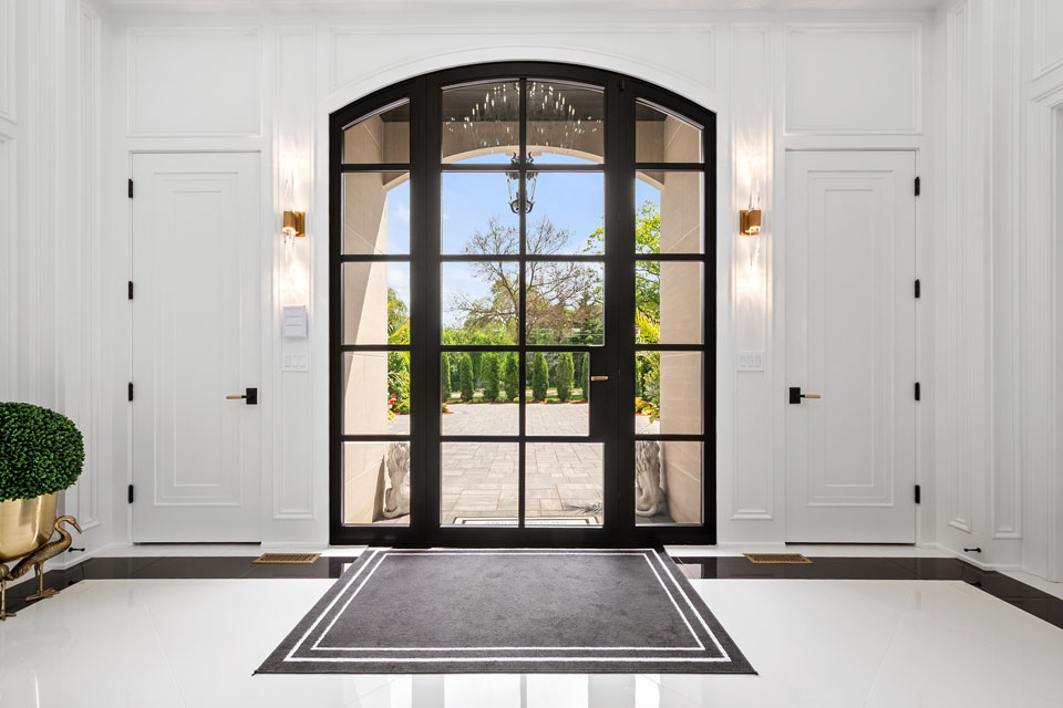 Northfield-Custom-Home-102 - Front Door Interior - Globex Developments Custom Homes