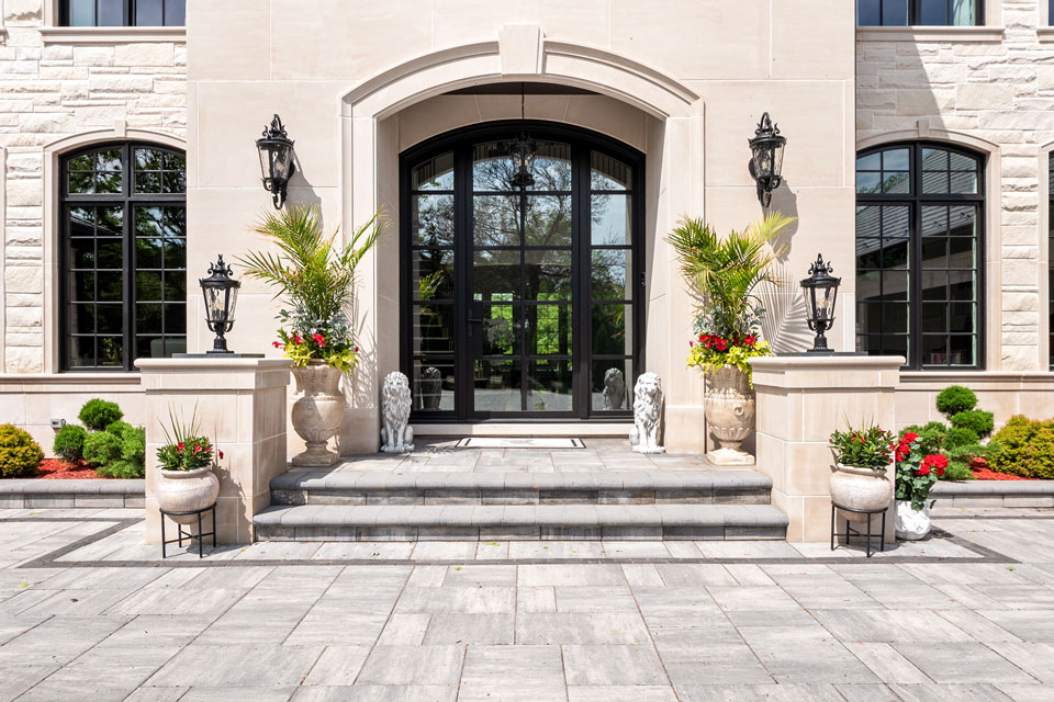 Northfield-Custom-Home-102 - Front Door - Globex Developments Custom Homes