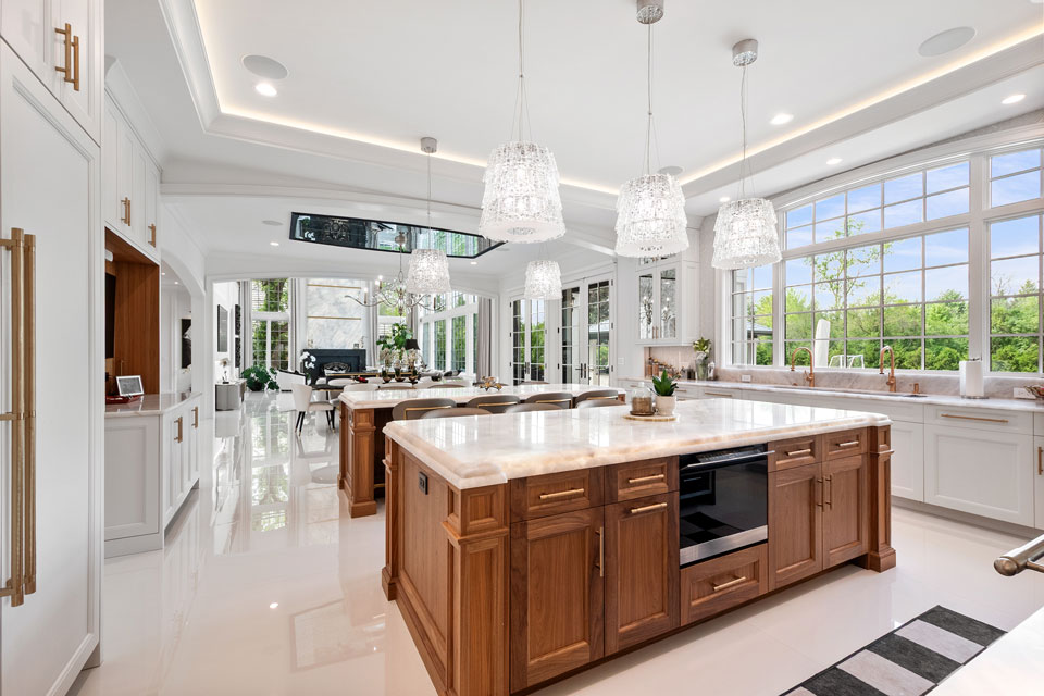 Northfield-Custom-Home-102 - Kitchen Island - Globex Developments Custom Homes