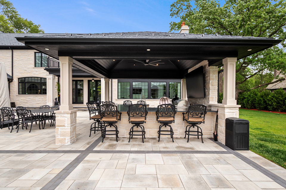 Northfield-Custom-Home-102 - Outdoor Kitchen - Globex Developments Custom Homes